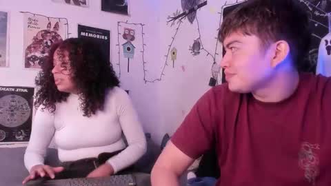 Snapshot of hothoneychile chatting on October 17, 2025, 2:52 pm Sam and Nico online show from October 17, 2025, 2:52 pm