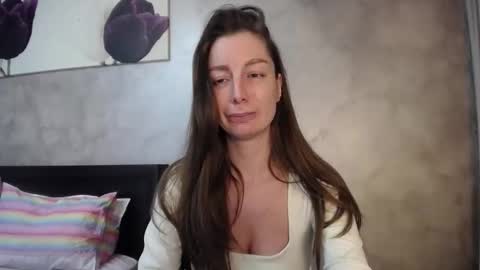 Lia   online show from March 5, 2026, 4:47 pm