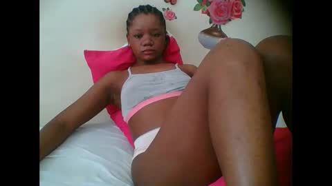 Snapshot of hotjeylee chatting on November 2, 2025, 7:00 am LOYCE online show from November 2, 2025, 7:00 am