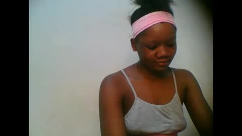 LOYCE online show from November 21, 2025, 7:12 pm