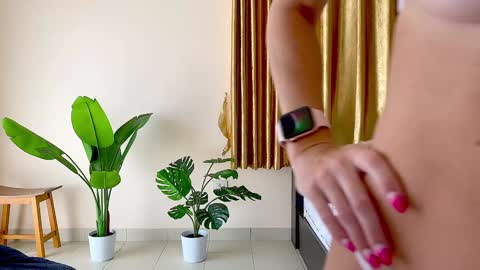 Snapshot of hotkatness chatting on December 18, 2024, 7:47 am Kate stream 1200 pm -800 pm UTC 7 online show from December 18, 2024, 7:47 am