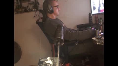 hotkinkytat online show from February 4, 2026, 3:45 am