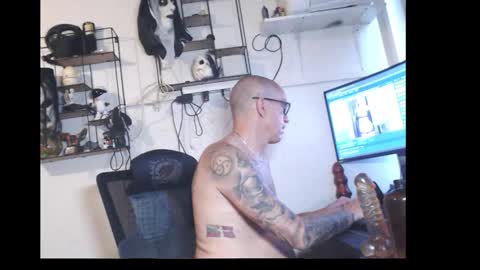 hotkinkytat online show from April 6, 2026, 5:19 am