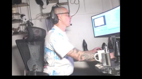 hotkinkytat online show from April 12, 2026, 9:31 pm