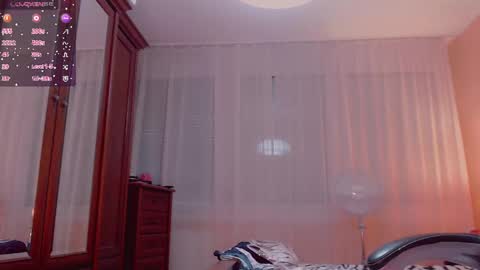 Angela online show from June 10, 2026, 4:23 am