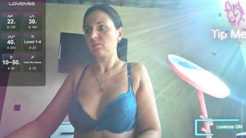 Snapshot of hotkleoo chatting on October 3, 2025, 6:43 am MistressM online show from October 3, 2025, 6:43 am