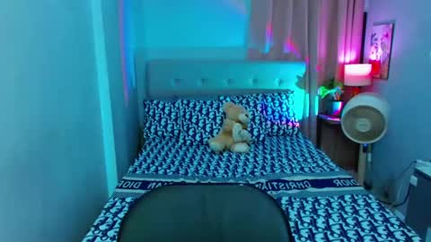 Layla online show from February 16, 2025, 3:59 pm