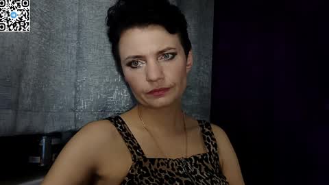 Snapshot of hotmamaqueen234 chatting on May 7, 2026, 7:52 pm hotmamaqueen234 online show from May 7, 2026, 7:52 pm