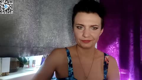 Snapshot of hotmamaqueen234 chatting on May 8, 2026, 1:27 pm hotmamaqueen234 online show from May 8, 2026, 1:27 pm
