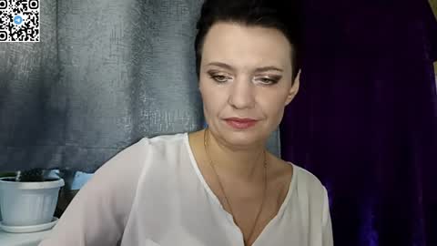 Snapshot of hotmamaqueen234 chatting on May 11, 2026, 2:45 pm hotmamaqueen234 online show from May 11, 2026, 2:45 pm