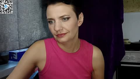 Snapshot of hotmamaqueen234 chatting on May 17, 2026, 4:03 pm hotmamaqueen234 online show from May 17, 2026, 4:03 pm