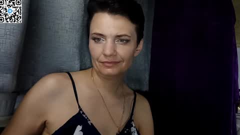 Snapshot of hotmamaqueen234 chatting on May 22, 2026, 9:42 pm hotmamaqueen234 online show from May 22, 2026, 9:42 pm