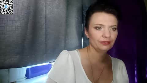 Snapshot of hotmamaqueen234 chatting on June 2, 2026, 10:39 am hotmamaqueen234 online show from June 2, 2026, 10:39 am