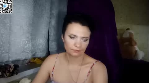 Snapshot of hotmamaqueen234 chatting on June 17, 2026, 11:49 pm hotmamaqueen234 online show from June 17, 2026, 11:49 pm