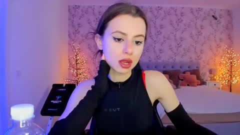 hotmolly_ online show from March 26, 2026, 10:43 am