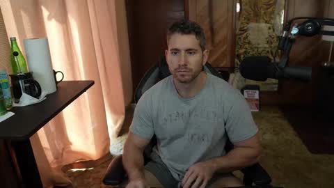 hotmuscles6t9 online show from March 8, 2026, 4:33 pm