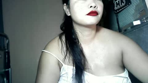 hotnathaly92 online show from June 12, 2026, 7:29 am