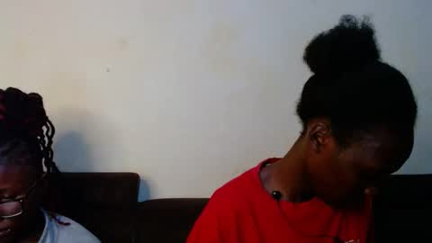 Snapshot of hotnelli chatting on October 25, 2025, 5:30 pm Rose online show from October 25, 2025, 5:30 pm