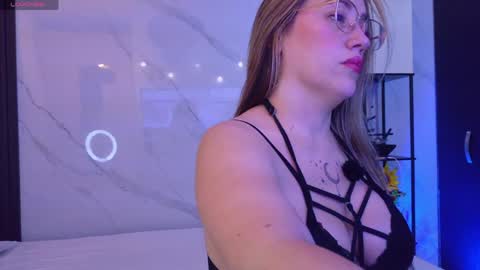 Sussy Bloom  online show from March 31, 2026, 5:08 am