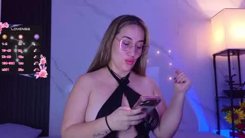 Snapshot of hotpawgmilf chatting on July 23, 2026, 2:42 am Sussy Bloom online show from July 23, 2026, 2:42 am