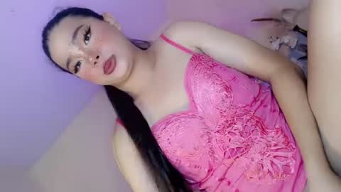 hotsiren101 online show from July 18, 2026, 6:17 am