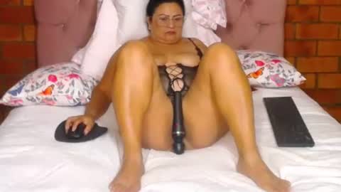 victorya karolyna online show from March 26, 2026, 1:55 am