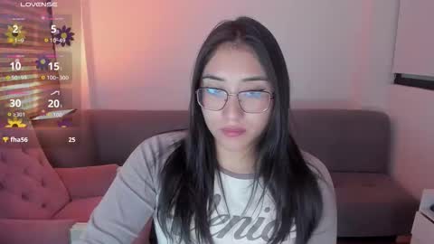 hottbee3645 online show from February 5, 2026, 10:14 pm