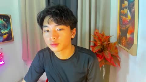 hottestloues online show from March 18, 2026, 2:04 am