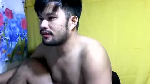 Snapshot of hottestpinoy2323 chatting on May 31, 2026, 1:40 pm HottestPinoy32 online show from May 31, 2026, 1:40 pm