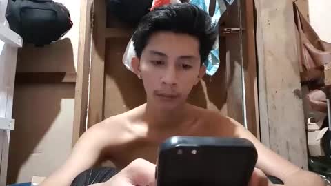 Snapshot of hottie_kylexx chatting on October 20, 2025, 5:52 am Asian creamycumxx online show from October 20, 2025, 5:52 am