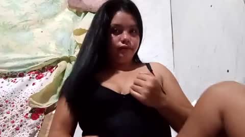 Snapshot of hottie_mommax chatting on July 17, 2026, 3:50 pm Angel online show from July 17, 2026, 3:50 pm