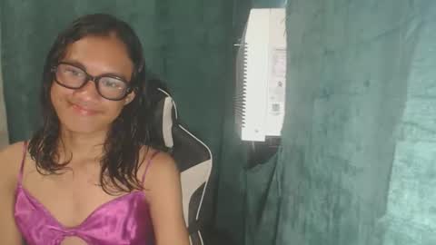 hottiest_luna online show from May 12, 2026, 1:47 am