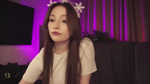 hottpeachh online show from December 17, 2025, 4:02 pm