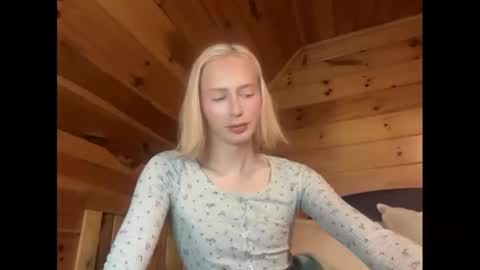 Snapshot of hottransgirlie chatting on November 18, 2025, 9:25 am HotTransGirlie online show from November 18, 2025, 9:25 am