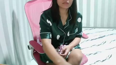 hottypinay300716 online show from June 11, 2026, 7:56 pm