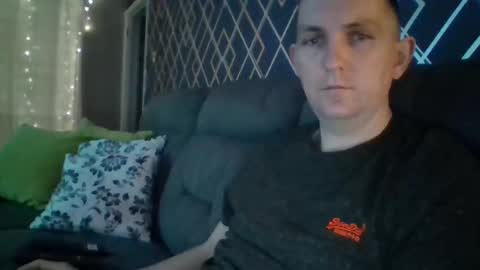 hotuk86 online show from January 29, 2025, 10:11 pm