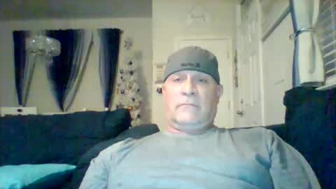 Snapshot of hotyummycock69 chatting on December 20, 2025, 3:46 am hotyummycock69 online show from December 20, 2025, 3:46 am