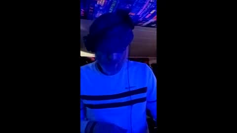 Snapshot of houseofstyle chatting on April 5, 2026, 6:21 am SeanPatrick online show from April 5, 2026, 6:21 am