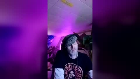 Snapshot of houseofstyle chatting on June 25, 2026, 9:58 am SeanPatrick online show from June 25, 2026, 9:58 am