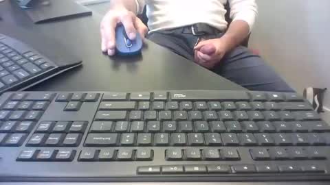 Snapshot of hoverday chatting on October 22, 2025, 4:51 pm hoverday online show from October 22, 2025, 4:51 pm