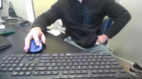 Snapshot of hoverday chatting on November 10, 2025, 4:33 am hoverday online show from November 10, 2025, 4:33 am