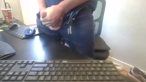 Snapshot of hoverday chatting on November 24, 2025, 3:12 pm hoverday online show from November 24, 2025, 3:12 pm