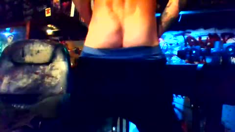 Snapshot of howbowdadareboy33 chatting on December 25, 2024, 8:29 am ask me online show from December 25, 2024, 8:29 am