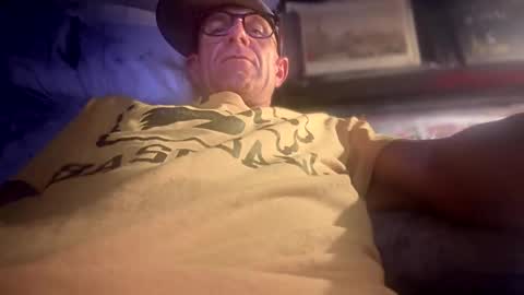 Snapshot of howbowdadareboy33 chatting on September 18, 2025, 6:04 am ask me online show from September 18, 2025, 6:04 am