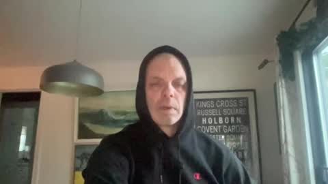 Snapshot of howlingatnothing chatting on December 15, 2024, 8:36 pm howlingatnothing online show from December 15, 2024, 8:36 pm