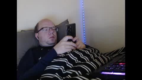 Snapshot of hoyboydkk chatting on April 24, 2026, 5:43 am Christian online show from April 24, 2026, 5:43 am