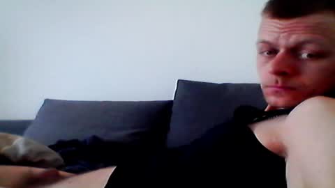 hubikush22 online show from March 22, 2026, 7:34 am