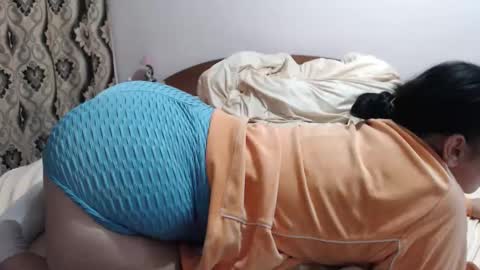 hugeassdevil online show from September 21, 2025, 8:21 pm