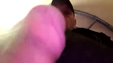 Snapshot of hugecummer10 chatting on February 4, 2026, 2:17 am hugecummer10 online show from February 4, 2026, 2:17 am