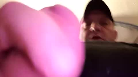 Snapshot of hugecummer10 chatting on February 22, 2026, 2:24 am hugecummer10 online show from February 22, 2026, 2:24 am